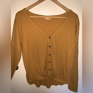 SO waffle knit high low shirt. Size medium